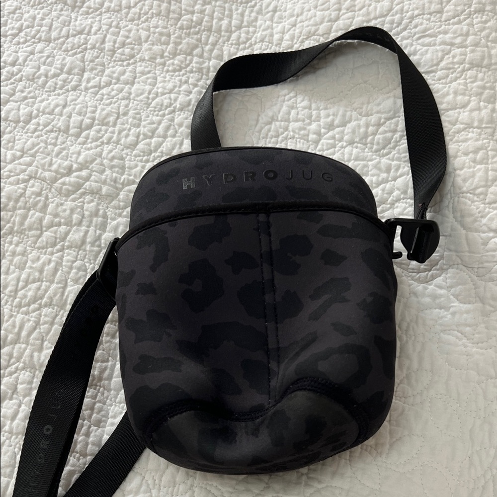 HydroJug Black Leopard Bag
